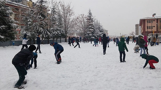 Meteorolojiden İstanbul için kar uyarısı! Yarın okullar tatil mi?