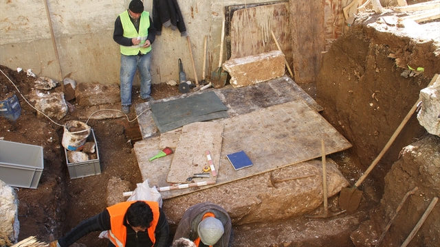Milas'ta inşaat alanında yapılan kazı çalışması