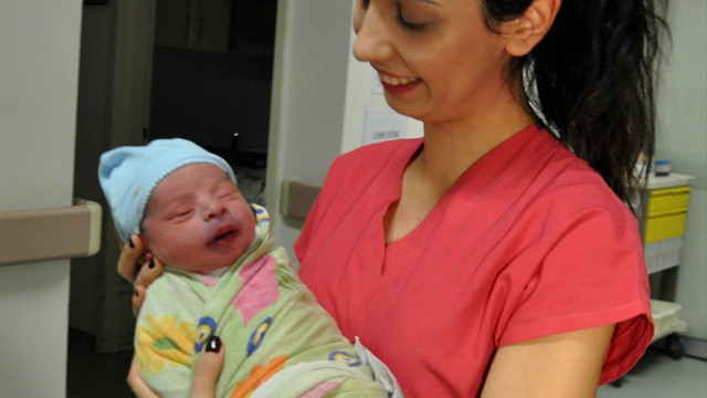 Muş'ta yeni yılın ilk bebeği dünyaya geldi