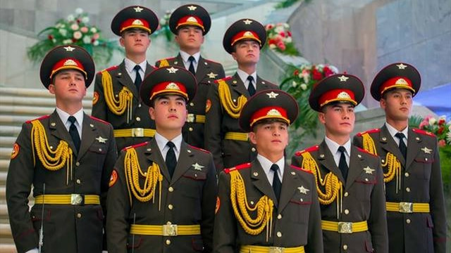 Özbekistan'da Silahlı Kuvvetler Günü kutlanıyor