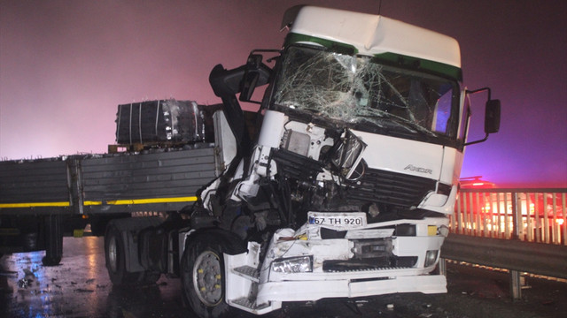 Sakarya'da zincirleme trafik kazası: 13 yaralı