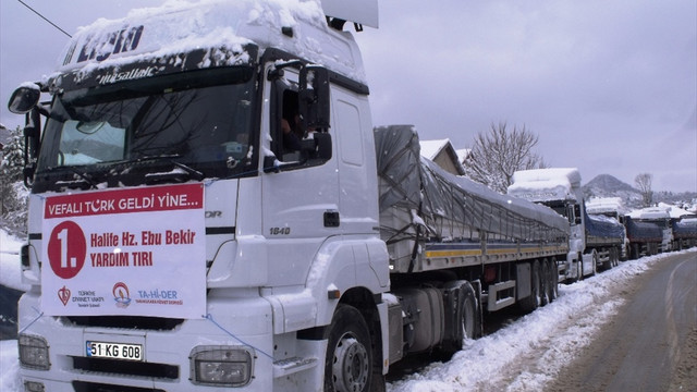 Sakarya'dan Haleplilere 5 yardım tırı