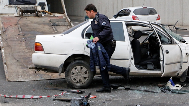 Şanlıurfa'da otomobil devrildi: 4 yaralı