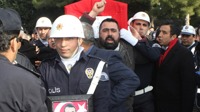 Şehit polis doğum gününde toprağa verildi