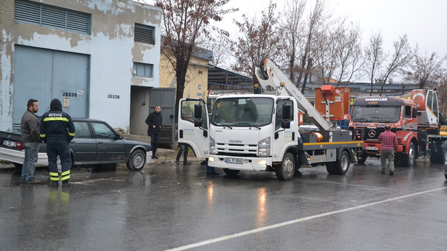 Silivride sanayi sitesinde trafo patladı 2 kişi yaralandı