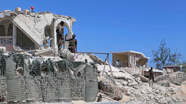 Somalide havalimanı yakınında patlama: 3 ölü