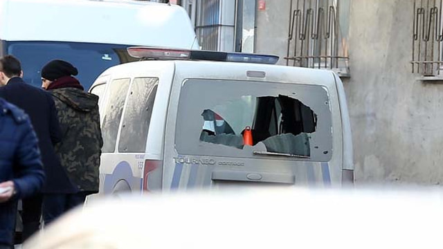 İstanbul Esenyurtta polise silahlı saldırı