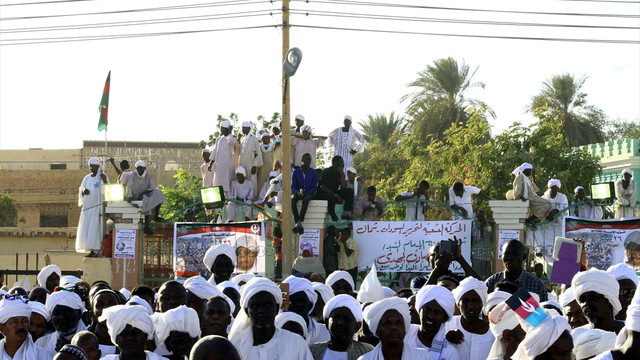 Sudanlı muhalif politikacı Mehdi ülkesine döndü