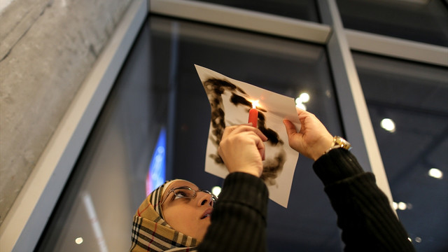 Suriyeli ressam mum alevini sanat eserine dönüştürüyor