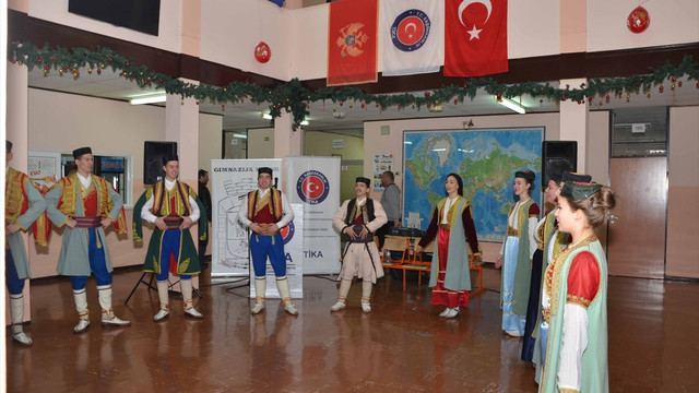 TİKA Karadağlı öğrencileri modern sınıflara kavuşturdu