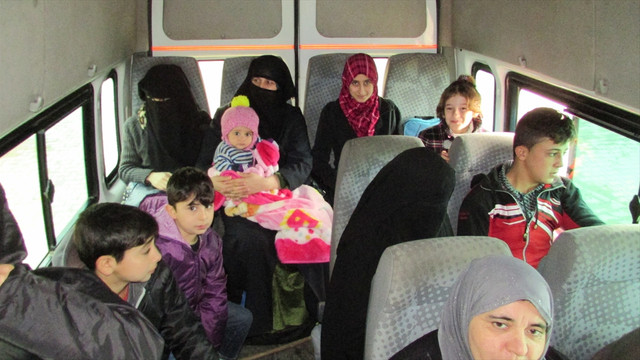 Türkmenler konteyner kente yerleştiriliyor