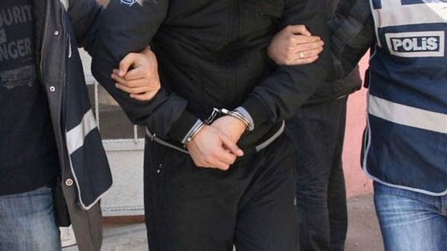 Ankarada 25 adliye çalışanlanı FETÖden gözaltına alındı