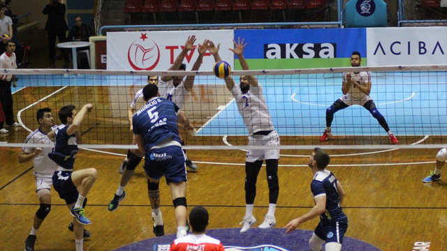 Voleybol: Efeler Ligi