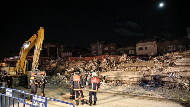 Zeytinburnu’nda binanın çökmesi