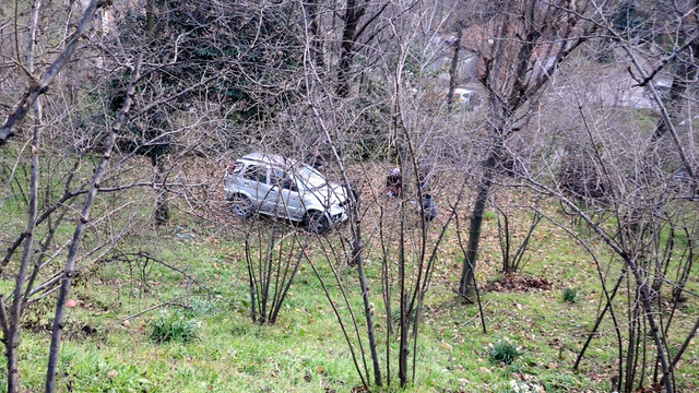 Zonguldak'ta cip şarampole devrildi: 4 yaralı