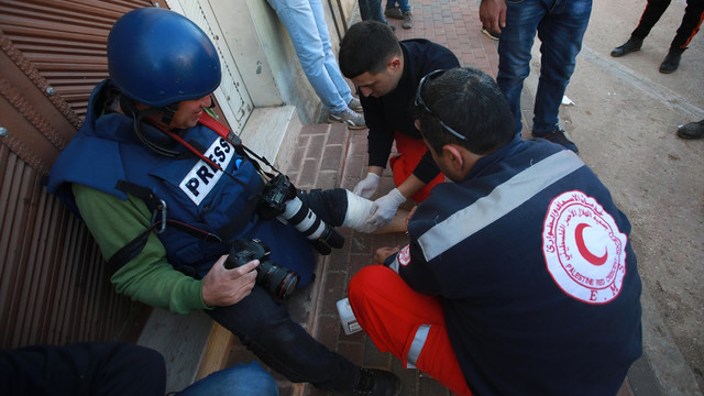 AA serbest foto muhabiri Batı Şeria'da ayağından yaralandı