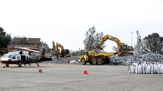 ABD'de Oroville Barajı'ndaki delik