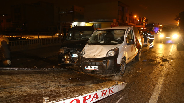 Adana'da zincirleme trafik kazası: 2 yaralı