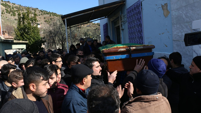 Aydın'da bir bölümü toprağa gömülü ceset bulunması