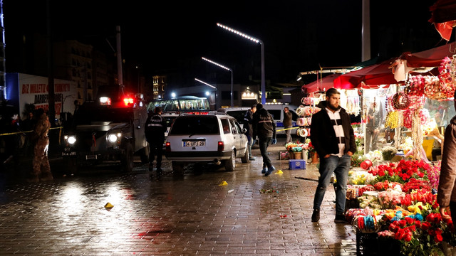 Beyoğlu'nda bıçaklı kavga