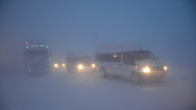 Bitlis'te ulaşıma kar engeli