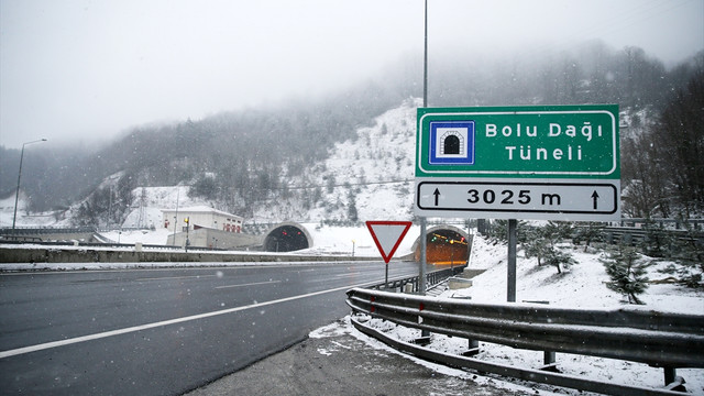Bolu Dağı'nda kar yağışı