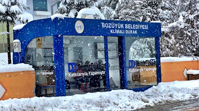 Bozüyük'te klimalı otobüs durağı hizmete açıldı