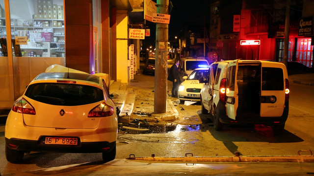 Bursa'da trafik kazası: 3 yaralı