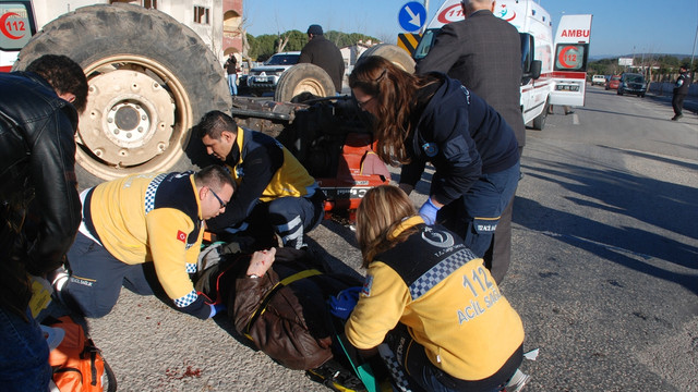 Çanakkale'de trafik kazası: 3 yaralı