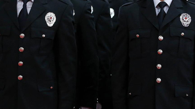 Yeni çıkan KHK ile emekli 242 emniyet amirinin rütbesi alındı