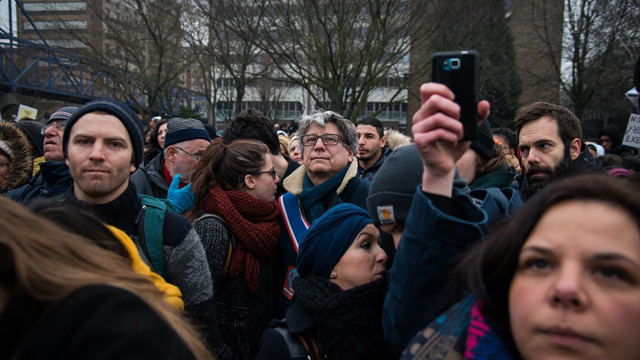 Paris'te polis şiddeti protesto edildi