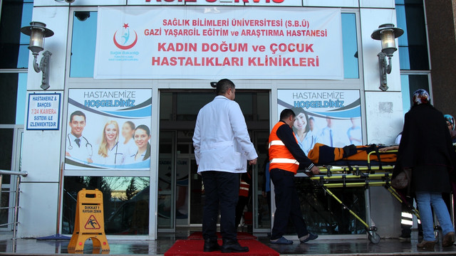 Hamile kadının yardımına ambulans helikopter yetişti