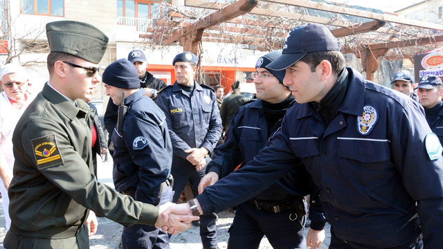 Jandarma, şehit polis için mevlit okuttu