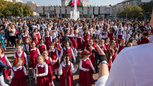 Karadağ'da kadına şiddete danslı tepki