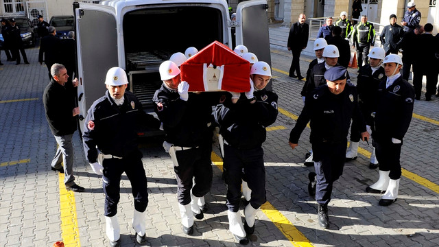 Dikili Kaymakamı Sezgin için İzmir Valiliğinde tören düzenlendi