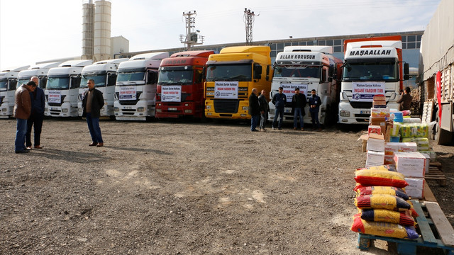 Şanlıurfa'dan Suriyelilere 10 tır insani yardım