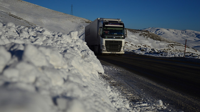 Tendürek Geçidi tekrar ulaşıma açıldı