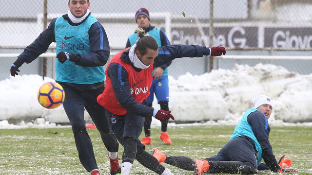 Trabzonspor, kar altında çalıştı