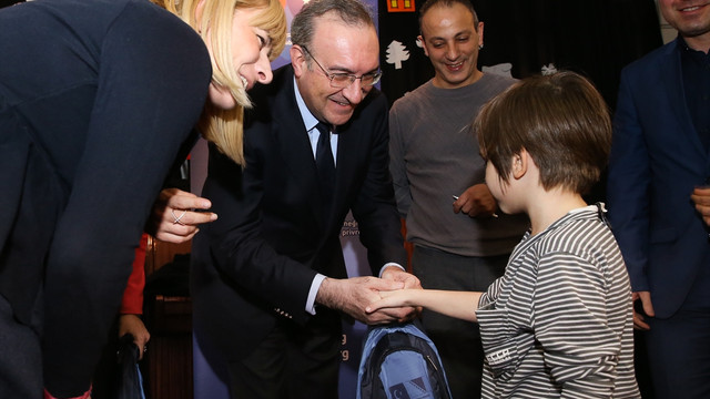 Türk iş adamlarından Saraybosnalı yetimlere yardım