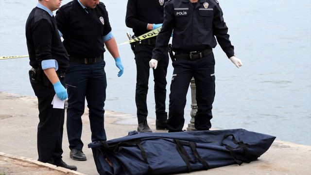 Üsküdar'da denizde erkek cesedi bulundu