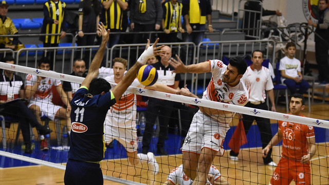 Voleybol: Efeler Ligi