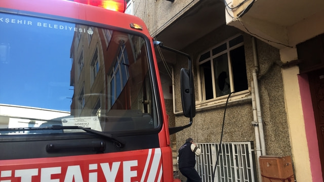 Zeytinburnu'nda yangın: 1 ölü