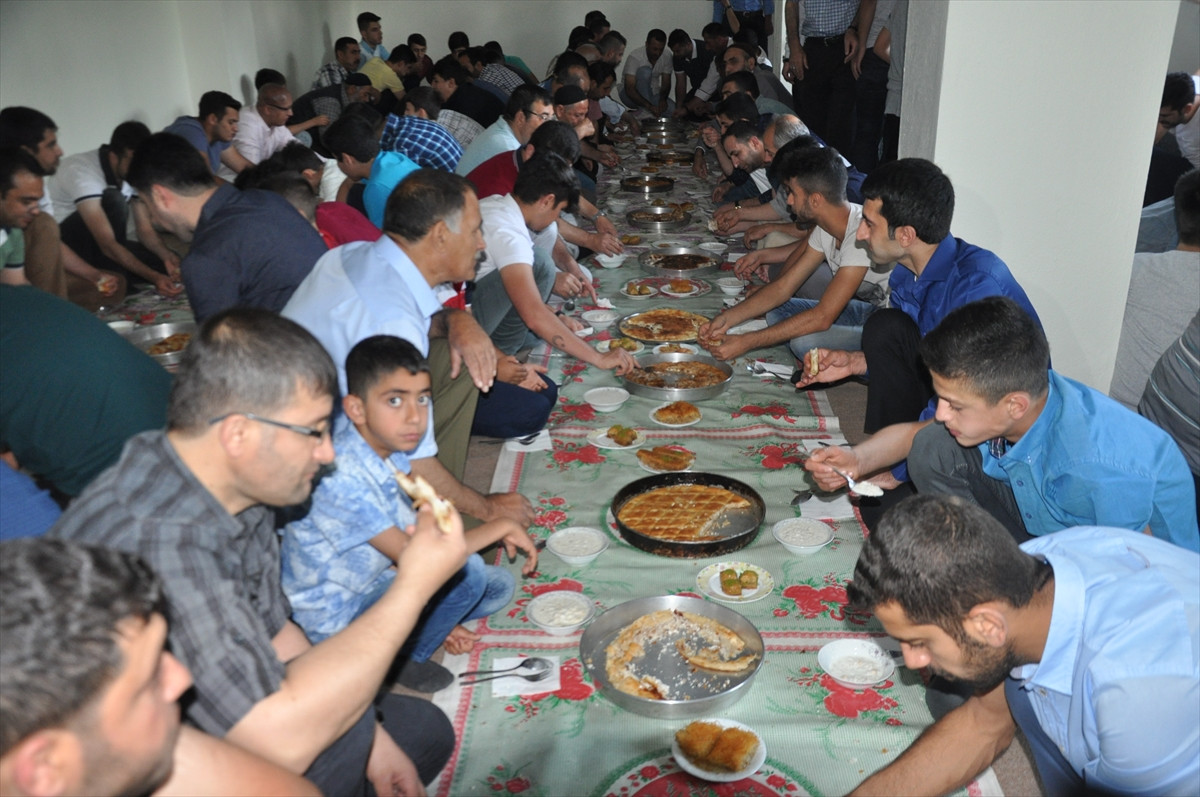 muslu zazalar bayram kahvaltisinda bulustu guncel